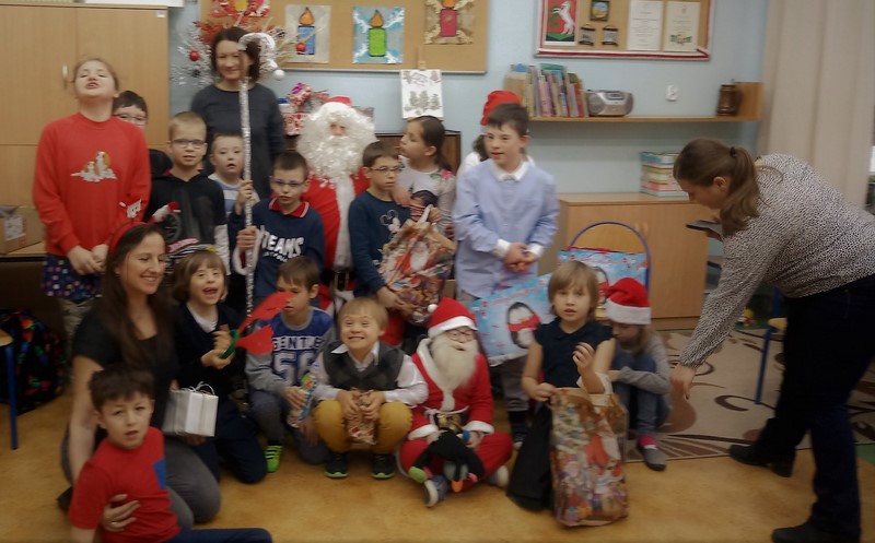 Wizyta Świętego Mikołaja w klasach młodszych